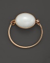 A statement making white agate stone is set in gleaming 18K rose gold on this stunning Di MODOLO bracelet.