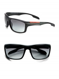 A sport-inspired look with a timeless appeal, rendered in lightweight plastic. Available in black frames with gray lenses.PlasticLogo temple detail100% UV ProtectionMade in Italy A sport-inspired look with a timeless appeal, rendered in lightweight plastic. Available in black frames with gray lenses.PlasticLogo temple detail100% UV ProtectionMade in Italy