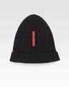 Classic winter essential in fine ribbed wool.Applied logo detail70% wool/30% cashmereDry cleanMade in Italy