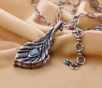 LUCKY BRAND SILVER- TONE PEACOCK FEATHER LOCKET & CHAIN Pendant Necklace LUCKY BRAND SILVER- TONE PEACOCK FEATHER LOCKET & CHAIN Pendant Necklace