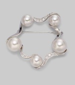 White round pearls, cradled within gorgeous curves of rhinestone-encrusted sterling silver, add instant elegance on your blazer lapel or scarf.10mm and 12mm round white pearls Cubic zirconia Sterling silver Width, about 2 Pin backing Made in Spain 