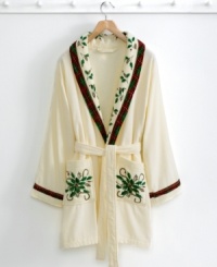 Wear your spirit on your sleeve. Spread holiday cheer throughout your home by wearing this plush cotton robe from Lenox, featuring a festive holly motif and gold accents for a touch of sparkle. (Clearance) Wear your spirit on your sleeve. Spread holiday cheer throughout your home by wearing this plush cotton robe from Lenox, featuring a festive holly motif and gold accents for a touch of sparkle. (Clearance)