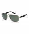 Distinguished design and timeless appeal. RB3483 has a classic metal double brow bar that sits on an oversized squared gunmetal frame. Decorated with a Ray-Ban signature logo on each temple and lens, the adjustable nose pads provide you with a comfortable and customized fit. Lenses are green and polarized.