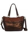 Dress up your day look with this mod metallic design from The Sak. Crafted in rich leather with signature detailing, its sized-right to meet all your 9-to-5 demands.