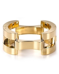 Boldly crafted links in high-shine metal, this Michael Kors bracelet styles every look with classic glamor. Boldly crafted links in high-shine metal, this Michael Kors bracelet styles every look with classic glamor.