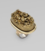 A stunning goldtone, textured stone in a classic oval shape. Plastic stoneBrassWidth, about 1.25Imported 