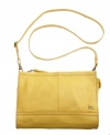 An ideal day-to-night style from the The Sak. Antique brass hardware and heavy stitching detail give this classic look a posh appeal that will compliment all looks, from dressy to casual.