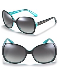 Round oversized two tone frames with a little bit of edge and a little bit of glamour, a pair of sunglasses that suit every mood. Round oversized two tone frames with a little bit of edge and a little bit of glamour, a pair of sunglasses that suit every mood.