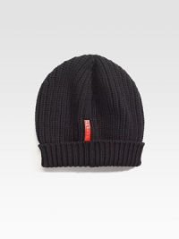 Classic winter essential in fine wool.Applied logo detailRibbed hemWoolDry cleanImported Classic winter essential in fine wool.Applied logo detailRibbed hemWoolDry cleanImported