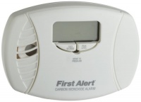 First Alert CO615 Carbon Monoxide Plug-In Alarm with Battery Backup and Digital Display First Alert CO615 Carbon Monoxide Plug-In Alarm with Battery Backup and Digital Display