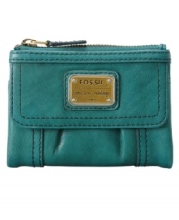 Fossil has vintage style all stitched up with this multifunction wallet: exposed seams, supple leather and a logo plaque with the slogan long live vintage. Fossil has vintage style all stitched up with this multifunction wallet: exposed seams, supple leather and a logo plaque with the slogan long live vintage.