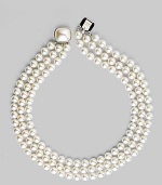 Classic and elegant, organic man-made nested pearl necklace with mabe pearl clasp. 8mm organic round white pearl 18k gold vermeil Length, about 16 Square mabe pearl clasp Made in Spain