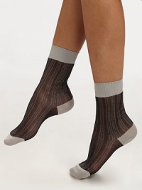 A luxurious, striped design with contrast toe, ankle and leg band. Ribbed leg bandFlat toe seamSilkHand washMade in Italy A luxurious, striped design with contrast toe, ankle and leg band. Ribbed leg bandFlat toe seamSilkHand washMade in Italy