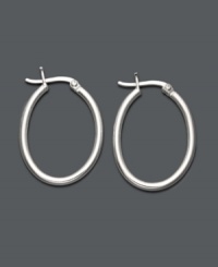 Perfectly polished. Pull your look together with these simple, oval hoops by Giani Bernini. Crafted in sterling silver. Approximate diameter: 1 inch. Perfectly polished. Pull your look together with these simple, oval hoops by Giani Bernini. Crafted in sterling silver. Approximate diameter: 1 inch.