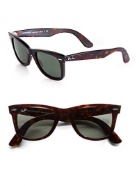 These Ray-Ban classics have all the original details. Available in black with black lenses, tortoise with crystal green lenses, blue with grey gradient lens, or red with green gradient lens.Plastic templesUV400 lens100% UV protectiveMade in Italy These Ray-Ban classics have all the original details. Available in black with black lenses, tortoise with crystal green lenses, blue with grey gradient lens, or red with green gradient lens.Plastic templesUV400 lens100% UV protectiveMade in Italy