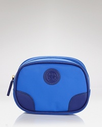 Hit print with this cosmetics case from Tory Burch. It will ensure your beauty products are always top of the trends. Hit print with this cosmetics case from Tory Burch. It will ensure your beauty products are always top of the trends.