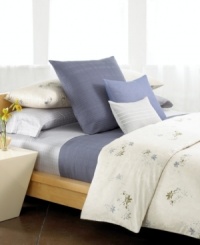 A dobby design of small diamonds brings intriguing texture to this solid Calvin Klein bedskirt in pure combed cotton. Coordinates with the Rhone bedding collection. A dobby design of small diamonds brings intriguing texture to this solid Calvin Klein bedskirt in pure combed cotton. Coordinates with the Rhone bedding collection.