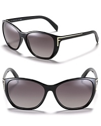 Reach for Fendi's fresh frames to add a modern, playful touch to your warm weather wardrobe. Reach for Fendi's fresh frames to add a modern, playful touch to your warm weather wardrobe.