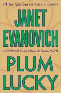 Plum Lucky (Stephanie Plum: Between the Numbers) Plum Lucky (Stephanie Plum: Between the Numbers)