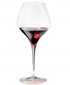 Riedel elevates full-bodied reds with the long, pulled stems of Vitis wine glasses. Cleverly designed in luminous crystal, its large bowl brings out all the aromas while balancing the high acidity and moderate tannins of wines like Pinot Noir.