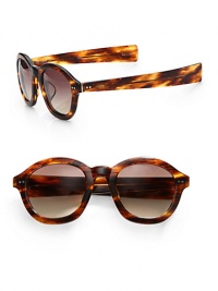 A resin design with a cool vintage look. Available in black with smoke gradient lens or shiny light tortoise shell with brown gradient lens. 100% UV protectionImported A resin design with a cool vintage look. Available in black with smoke gradient lens or shiny light tortoise shell with brown gradient lens. 100% UV protectionImported