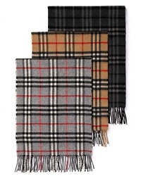 Scarf with signature check, made from the finest cashmere.