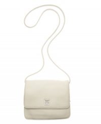 A cute and compact way to stay organized this Fall. Meet the latest addition to Giani Bernini's family of fashionable and functional bags. A cute and compact way to stay organized this Fall. Meet the latest addition to Giani Bernini's family of fashionable and functional bags.