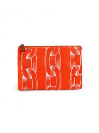 THE LOOKRectangular shapeContrasting signature chain-link print, alloverTop zip closureTHE MEASUREMENT9½W X 6½H X 3½DTHE MATERIALCoated canvas/leather trimPrinted nylon liningORIGINImported THE LOOKRectangular shapeContrasting signature chain-link print, alloverTop zip closureTHE MEASUREMENT9½W X 6½H X 3½DTHE MATERIALCoated canvas/leather trimPrinted nylon liningORIGINImported