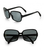 Retro chic style with this plastic frame. Available in black with gray polarized lens. 100% UV protection Imported 