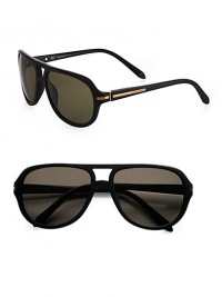 A modern rendition of a classic style crafted in lightweight plastic with logo temple detail. Available in matte charcoal frames with brown lenses.Plastic100% UV ProtectionMade in Italy A modern rendition of a classic style crafted in lightweight plastic with logo temple detail. Available in matte charcoal frames with brown lenses.Plastic100% UV ProtectionMade in Italy