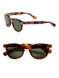 An understated acetate design with a chic round frame. Available in havana with smoke lens. Logo temples100% UV protectionMade in Italy An understated acetate design with a chic round frame. Available in havana with smoke lens. Logo temples100% UV protectionMade in Italy