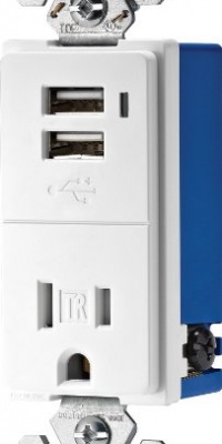 Cooper Wiring Devices TR7740W-K Combination USB Charger with Tamper Resistant Receptacle, 2-Pole, 3-Wire Grounding, White Cooper Wiring Devices TR7740W-K Combination USB Charger with Tamper Resistant Receptacle, 2-Pole, 3-Wire Grounding, White