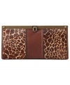 With its timeless design and exotic detailing, Fossil's frame clutch is dressed to impress in a giraffe-inspired print. Crafted of haircalf with leather trim, it's a refined handbag alternative for holding all your everyday necessities.
