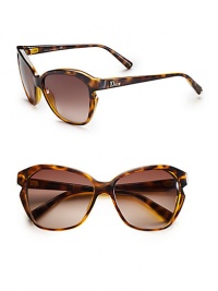 Feminine frames with a modern, notched side detail. Available in havana with brown gradient lens or blue with grey gradient lens. Logo temples100% UV protectionMade in Italy Feminine frames with a modern, notched side detail. Available in havana with brown gradient lens or blue with grey gradient lens. Logo temples100% UV protectionMade in Italy