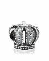 Design a truly palatial PANDORA bracelet with this sterling silver crown charm.