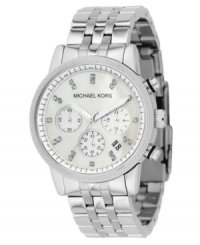 Elegant details make all the difference on this pretty Michael Kors watch. Elegant details make all the difference on this pretty Michael Kors watch.