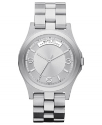 The perfect choice to become your everyday finishing touch: a steel watch from Marc by Marc Jacobs.