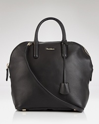 A polished, around the clock wardrobe starts with hard-working accessories like this bag from Max Mara. Crafted of fine leather in a spacious yet elegant shape, it encapsulates outfit completing chic. A polished, around the clock wardrobe starts with hard-working accessories like this bag from Max Mara. Crafted of fine leather in a spacious yet elegant shape, it encapsulates outfit completing chic.
