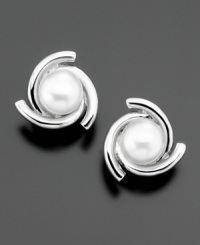An alluring design for every day sophistication. Cultured freshwater pearl earrings (8-9 mm) set in sterling silver. An alluring design for every day sophistication. Cultured freshwater pearl earrings (8-9 mm) set in sterling silver.