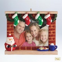 2011 Hallmark A Year to Remember Recordable Photo Holder Keepsake Ornament - QXG3169 2011 Hallmark A Year to Remember Recordable Photo Holder Keepsake Ornament - QXG3169