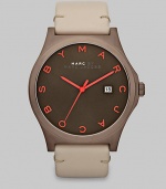 This rich and neutral style features a brushed case and supple leather strap. Quartz movementWater resistant to 5 ATMRound brown brushed stainless steel case, 43mm (1.7)Brushed bezelBrown dialLogo hour markersDate display at 3 o'clockSecond hand Semi-shiny shell colored leather strapImported 