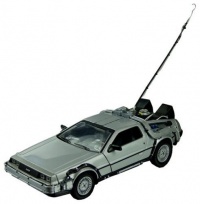 Welly - Retour vers le Futur DeLorean LK Coupe 1981 1/24 métal Welly - Retour vers le Futur DeLorean LK Coupe 1981 1/24 métal