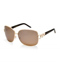 Steve Madden is all about embracing fashion and looking toward the future. His sunglass styles prove it with a funky focus and individual expression. Steve Madden is all about embracing fashion and looking toward the future. His sunglass styles prove it with a funky focus and individual expression.