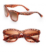 Be the cat's meow in these leopard-printed plastic frames. Available in orange frames with brown gradient lenses or leopard with brown gradient lens.Plastic temples with gold logo100% UV ProtectionMade in Italy 