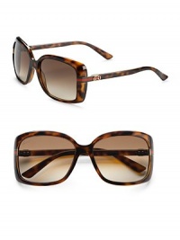 This plastic style features logo and web details. Available in havana with brown gradient lens. Logo temples 100% UV protection Made in Italy This plastic style features logo and web details. Available in havana with brown gradient lens. Logo temples 100% UV protection Made in Italy