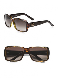 A classic yet stylish design with iconic GG accented temples. Available in shiny black with grey gradient lens or havana with brown gradient lens. Logo temples100% UV protectionMade in Italy A classic yet stylish design with iconic GG accented temples. Available in shiny black with grey gradient lens or havana with brown gradient lens. Logo temples100% UV protectionMade in Italy