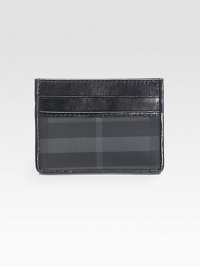 The iconic check design in durable PVC Two card slots 3 X 4 Made in Italy The iconic check design in durable PVC Two card slots 3 X 4 Made in Italy