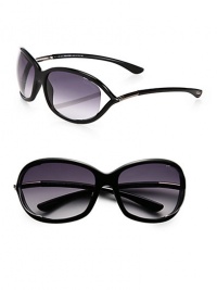 Refined plastic frames with floating lens and signature T logo temples. Available in black with gradient grey lens.Signature T logo temples100% UV protectionMade in Italy Refined plastic frames with floating lens and signature T logo temples. Available in black with gradient grey lens.Signature T logo temples100% UV protectionMade in Italy