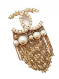 Succubus Fashion Pearl Classic Logo Luxury Tassel Brooch Corsage 6696