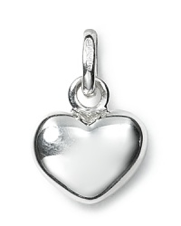 A gleaming sterling silver heart charm from Links of London. Pairs perfectly with the Sweetie bracelet collection. A gleaming sterling silver heart charm from Links of London. Pairs perfectly with the Sweetie bracelet collection.